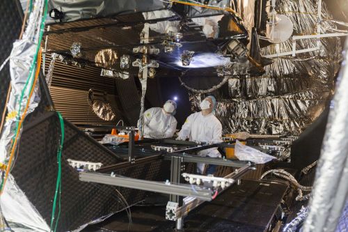 SmallGEO-Satellit H36W-1: Der Satellit nach erfolgreichem Abschluss der Testreihe in der Thermal-/Vakuum-Testkammer der IABG (c) OHB System AG