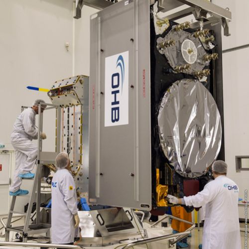 Oriana during fit-check ©2015 ESA-CNES-ARIANESPACE / Optique vidéo du CSG - P PIRON